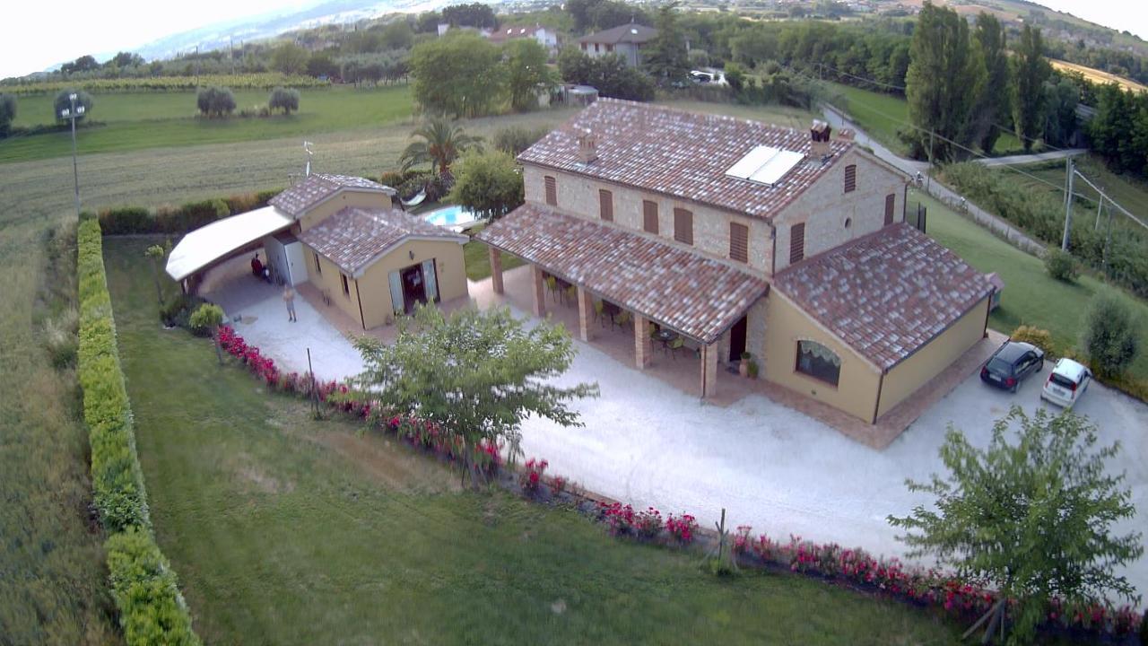 Castelbellino Agriturismo La Vecchia Fonte מראה חיצוני תמונה