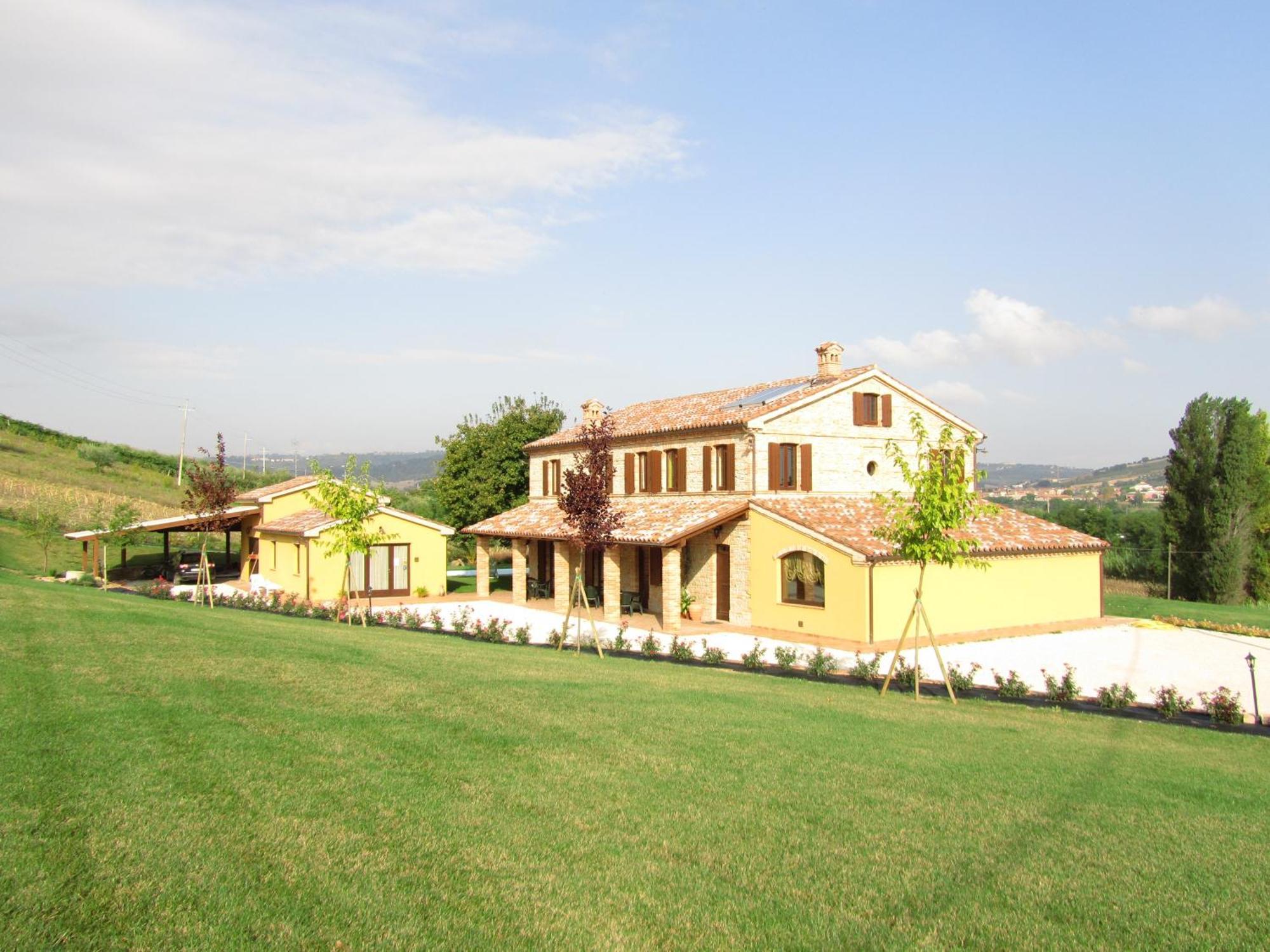 Castelbellino Agriturismo La Vecchia Fonte מראה חיצוני תמונה